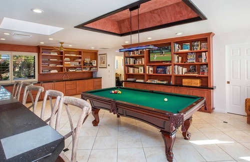 Palm Desert House | Inquire Amazing Coachella deals on huge Estate. 23 beds!2 pools,spas,tennis,pond
