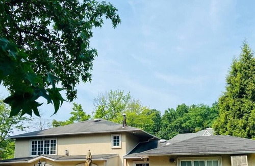 Todt Hill House | Inquire for special marathon and even rates. Long-time host.