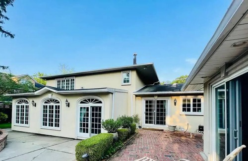 Todt Hill House | Inquire for special marathon and even rates. Long-time host.