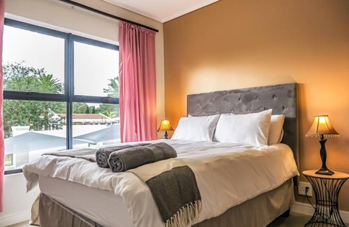 Greater Johannesburg Metropolitan Area Apartment | Insaka 2 The Reid Apartment