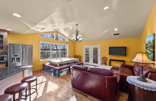 Barium Springs House | INSIDE 2000 acre Lake Norman State Park; Kayaks, Canoes, Theater, Pool Table