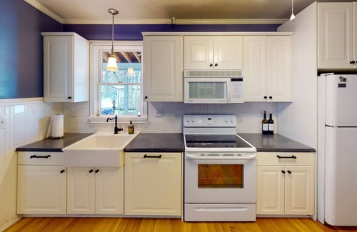 Lakeside House | Inside Lakeside 5 Bedroom 2 Bath House With Porches 1st floor master and bath
