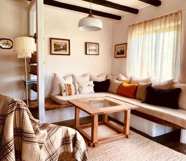 Bezdead Bed & Breakfast | Inside, The Village- Atelier