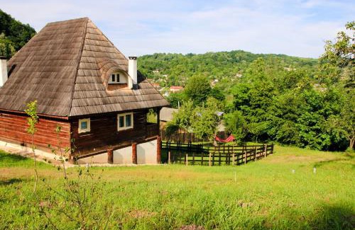 Bezdead House | Inside, The Village- Rooster's Nest