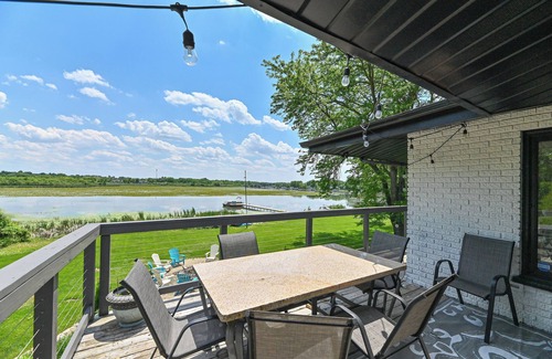 Delavan House | Inspirational nature backdrop. End of the road beside the woods.