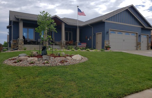 Sioux Falls House | Inspirational Ranch-SUPERBLY CLEAN with HOT TUB! Lower Unit w/2 walkout patios