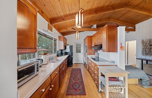 Pine Cove House | Inspiring home with "Sunset Perch" Views & Spa