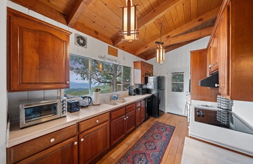 Pine Cove House | Inspiring home with "Sunset Perch" Views & Spa