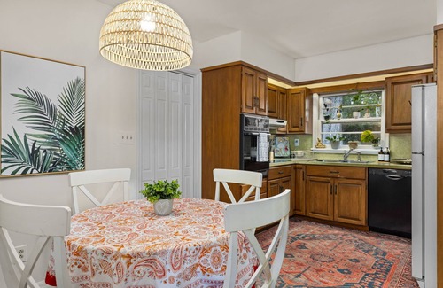 Florence House | Inspiring New Space, Sleeps 1-6 Best Area Downtown
