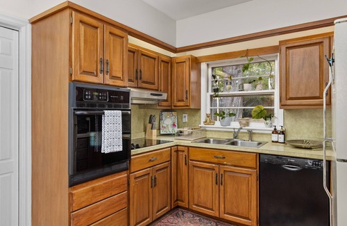 Florence House | Inspiring New Space, Sleeps 1-6 Best Area Downtown