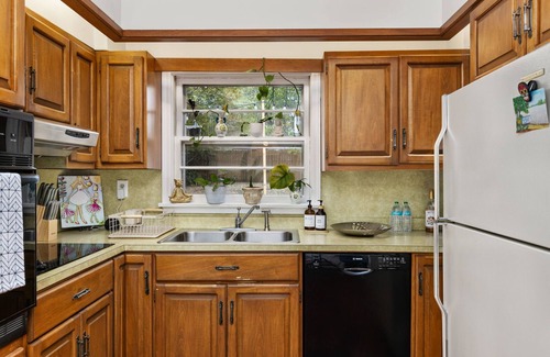 Florence House | Inspiring New Space, Sleeps 1-6 Best Area Downtown