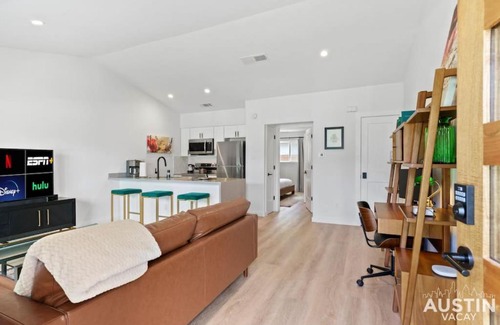 Barton Hills Apartment | Insta-Ready Apartment in Barton Hills w King Bed