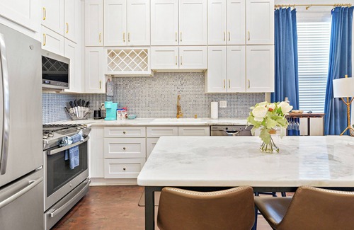 Central City House | Insta Ready Meets Modern Comfort - Stylish 2BD/2BA