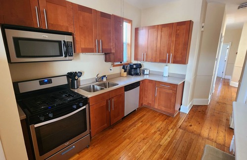 Oak Park Condo | INSTA-WORTHY Loft+Condo, FREE Parking, Near Downtown Chicago
