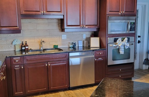 Cocoa Isles House | Insta Worthy! Waterfront Oasis-1 blk to beach-Kayaks-Fire Pit-Game Room