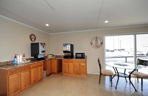 Karnes City Hotel | Instalodge Hotel And Suites
