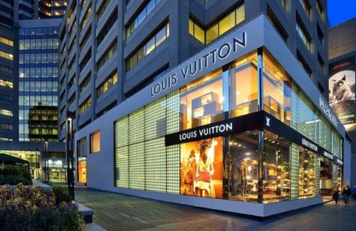 Bloor-Yorkville Condo | Instant Suites -Stunning Designer Studio Yorkville