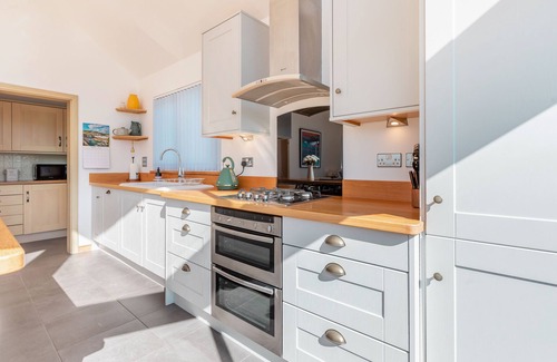 Instow House | Instow The Dunes - Four Bedroom House, Sleeps 10