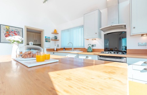 Instow House | Instow The Dunes - Four Bedroom House, Sleeps 10