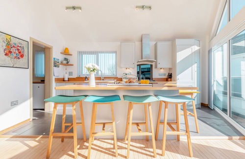Instow House | Instow The Dunes - Four Bedroom House, Sleeps 10