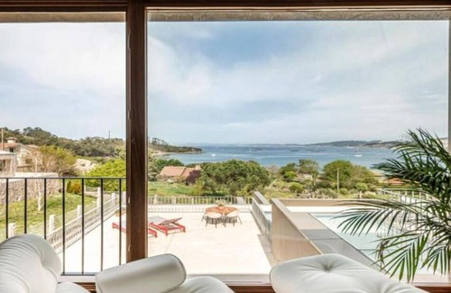 Hio Apartment | Insua Beach House 4