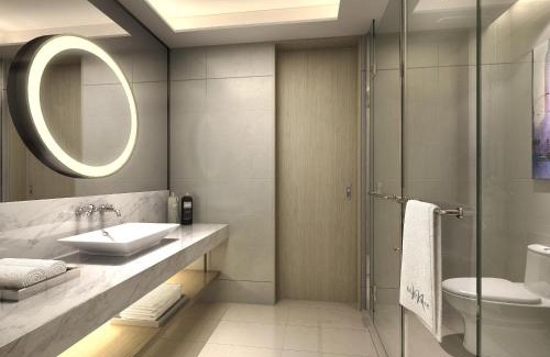 Changning Hotel | IntercityHotel Shanghai Hongqiao Airport - Free Minibar for First Night