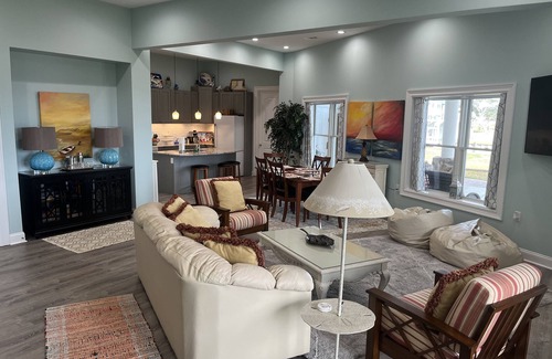 Newport Apartment | Intercoastal waterway/waterfront