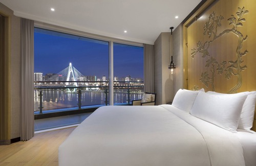 Donghu District Hotel | InterContinental Haikou Seaview by IHG