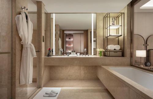 Bin Hu District Hotel | InterContinental Wuxi Taihu New City by IHG