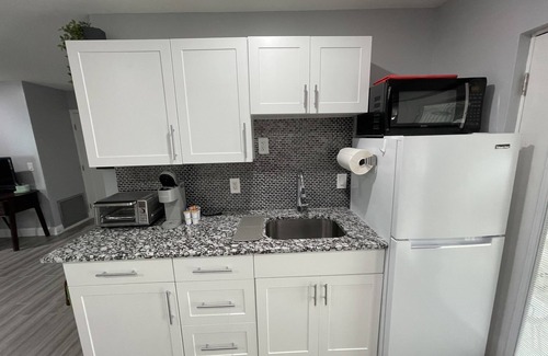 Edgewater Apartment | Intercostal paradise 🐬 🏖️ Romantic getaway🏝️