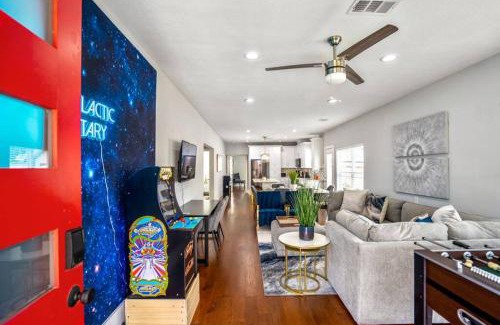 Greater East End House | Intergalactic Abode at East Downtown