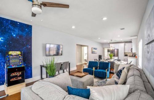 Greater East End House | Intergalactic Abode at East Downtown