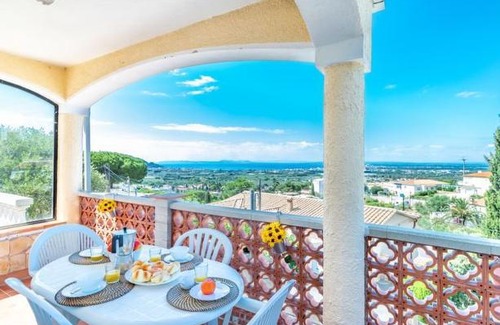 El Mas Fumats Apartment | Interhome - Villa Hydra