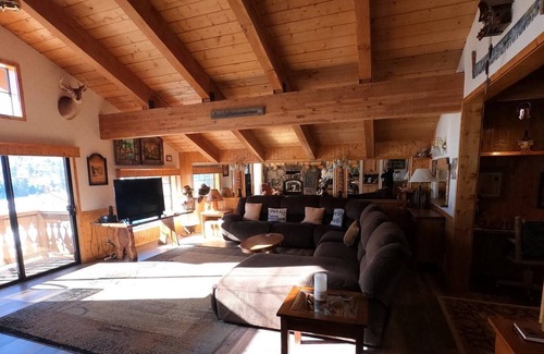 June Lake Condo | Interlaken #16 Penthouse Suite
