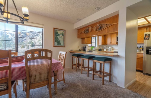 June Lake Condo | Interlaken #25- 2 BR/2 BTH with lake views