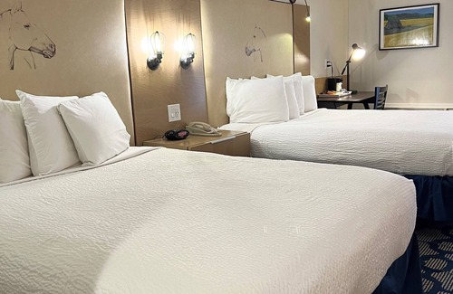 Lakeville Hotel | Interlaken Inn & Resort