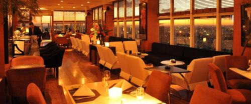 Jardins Apartment | INTERNATIONAL PLAZA INNSiDE ROOFTOP THE VIEW
