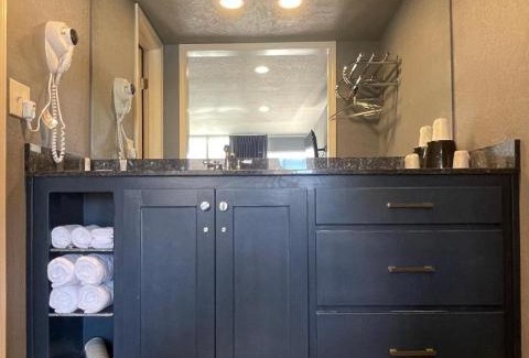 Roland Hotel | Interstate Inn