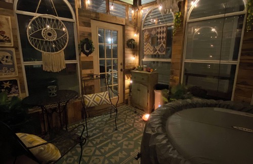 Maysville Cabin | Intimacy Suite- AdultRoom-Spa House w/Hot Tub-420 Friendly-Hiking trails & more!