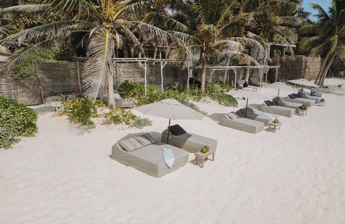 Zona Hotelera Villa | Intimate 2 Bedrooms Private Beach Villa