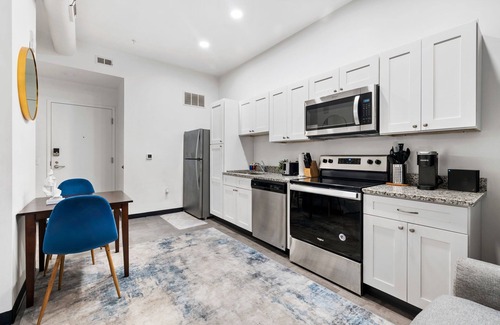 Pittsburgh Apartment | Intimate Downtown Lux Loft Near City Attractions