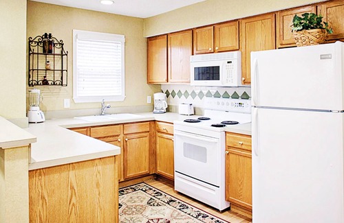 Villa Rica Condo | Intimate Georgian Condo Resort