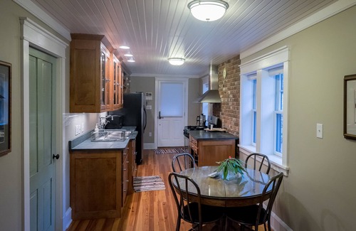 Wapwallopen Cottage | Intimate Lake Cottage In Northeast Pennsylvania