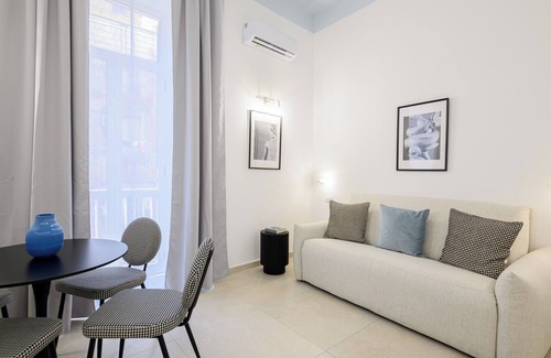 Montecalvario Apartment | Into Mann - Five Bedroom Apartment, Sleeps 12