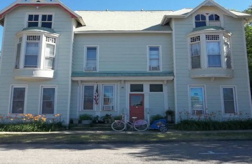 Hillsdale House | InTown Hideaway Kitch Bath 1 Bedrm Perfect for 2