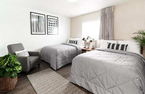 Sand Ridge Hotel | InTown Suites Extended Stay Birmingham AL - Lakeshore Parkway