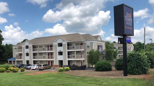 Charlotte Hotel | Intown Suites Extended Stay Select Charlotte NC - University