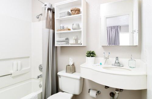 Charlotte Hotel | Intown Suites Extended Stay Select Charlotte NC - University