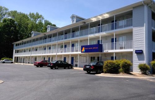 Charlotte Hotel | InTown Suites Extended Stay Charlotte NC - Albemarle