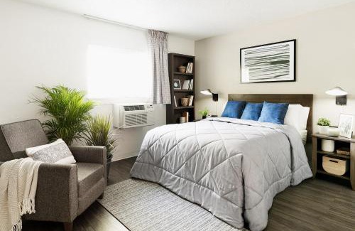 Greater Palm River Point CDC Hotel | InTown Suites Extended Stay Tampa FL